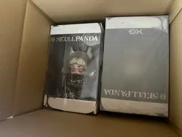 SKULLPANDA x XG 봉제 인형 펜던트 2개 세트