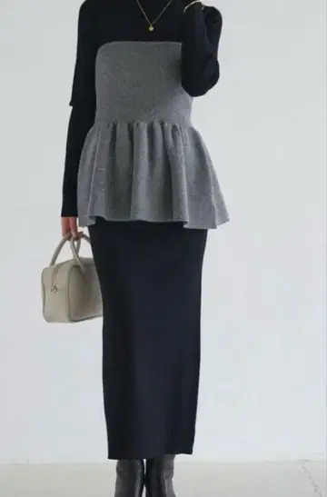 [ NOBLE ] 니트 뷔스티에