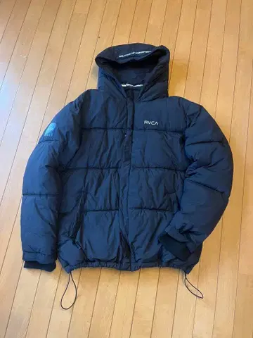 RVCA 후드 부착 다운 자켓 블랙
