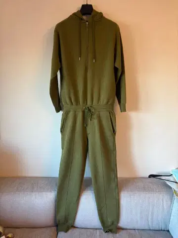 cABaN 올리브 그린 후드 부착 셋업