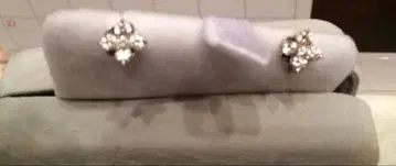 새상품급 폰테베키오 꽃 모양 다이아 귀걸이