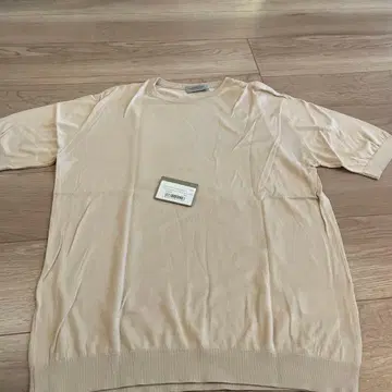 JOHN SMEDLEY M 사이즈 풀오버 아몬드