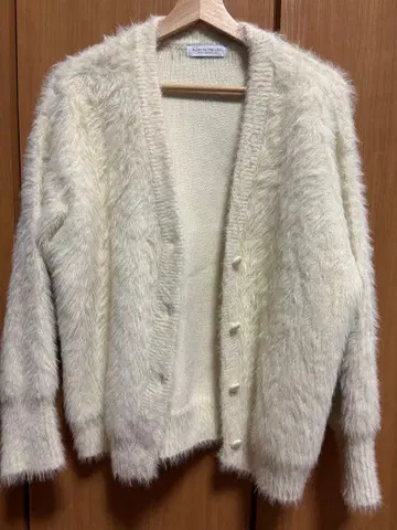 아이보리 가디건 A DAY IN THE LIFE