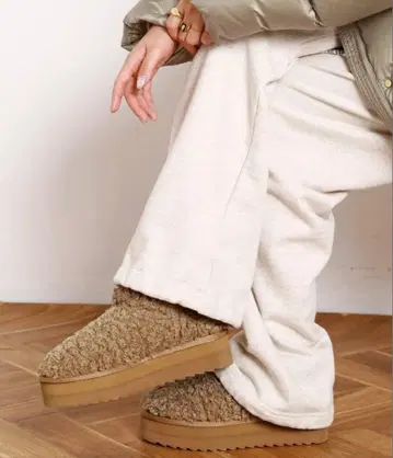 COLORS OF CALIFORNIA 컬리 페이크 퍼 부츠