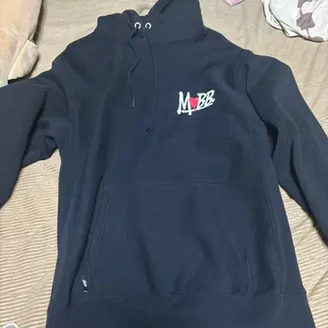 블랙 후드티 MOBB 로고 자수