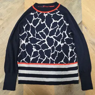 Laurel 에스카다 새상품급 긴팔 니트 y60