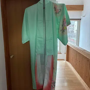 민트 그린 꽃무늬 호몬기