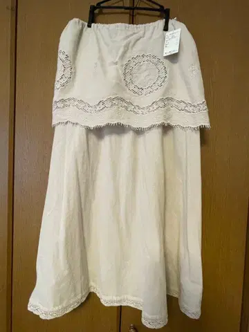 아이보리 자수 코튼 롱 스커트