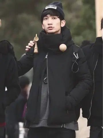 The Viridi-anne 비리디안 다운 자켓