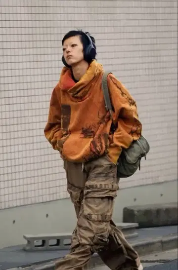 Julius 7 오렌지 페인트 후디 풀오버 데미지