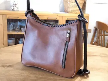 브라운 가죽 숄더백