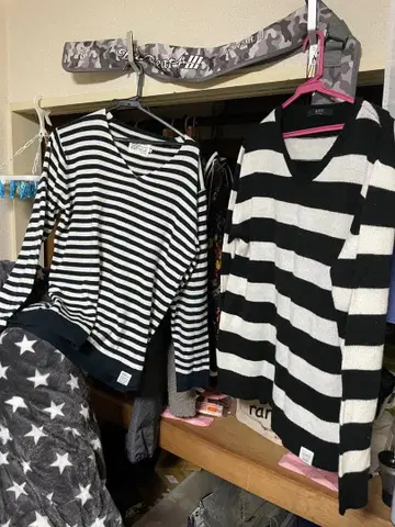 AZUL by moussy 블랙 화이트 보더 그런지 V넥 니트 2장 세트