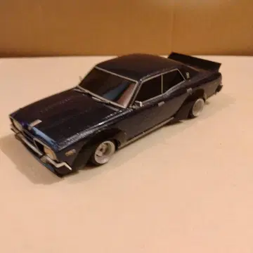 330 세드릭 다크 블루 메탈릭 라메 믹스 프라모델 완성품