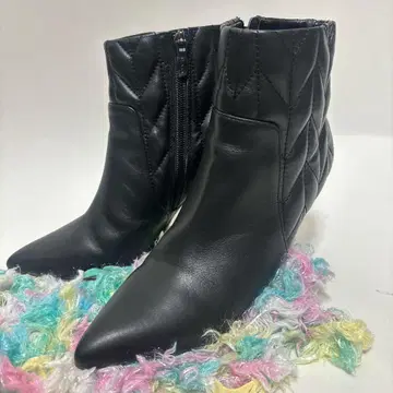 [ 다이애나DIANA ] 퀼팅 블랙 숏부츠 사이드 지퍼 스틸레토