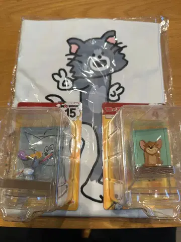 톰과 제리 피규어 세트 (T셔츠 포함)