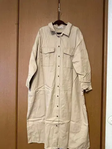 베이지 셔츠 원피스 사이즈 F 슬릿 포함