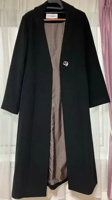 릴리 브라운 블랙 롱 체스터 코트