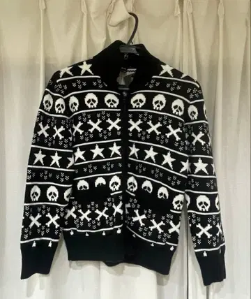 [ 새상품 ] RAD CUSTOM 해골 집업 니트