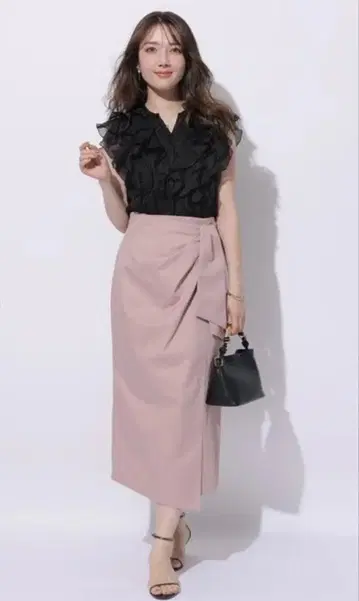 Apuweiser-riche 랩 타이트 턱 스커트