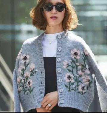 세븐틴 꽃무늬 자수 그레이 니트 가디건 SEVENTEN