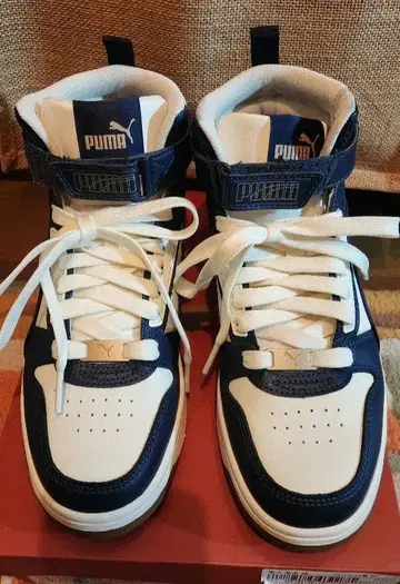 Puma 네이비/화이트 하이컷 스니커즈