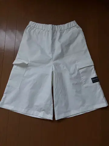 Graceful 화이트 카고 숏팬츠