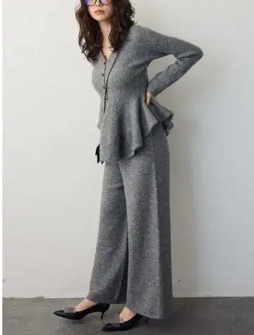 [새상품] 그레이 니트 셋업 FRANE 같은 형태 [D-15]