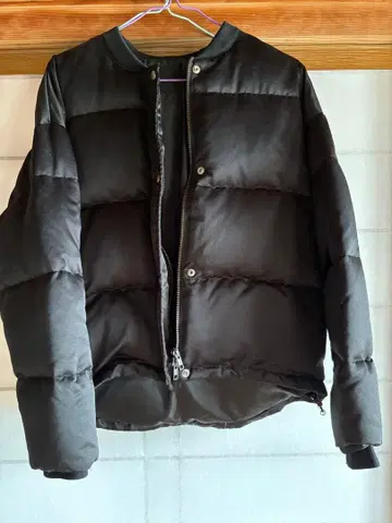 KBF 블랙 다운 자켓