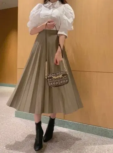 [ 새상품급 ] SNIDEL 인조 가죽 플리츠 스커트