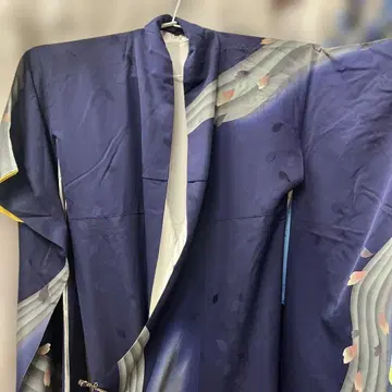 네이비 컬러 파도 무늬 기모노