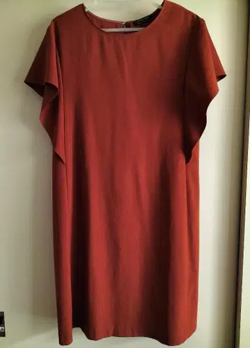 벽돌색 스트레이트 원피스