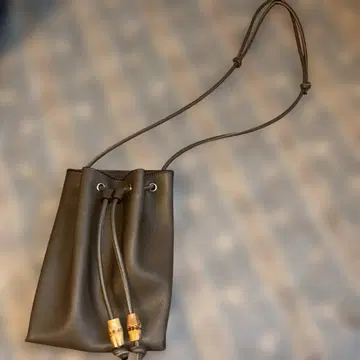 다크 브라운 복조리형 숄더백