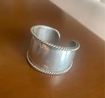 소와리 트위스트 뱅글 Soierie