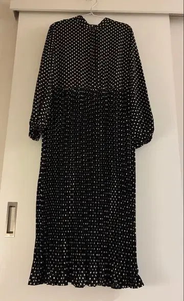 비어즐리풍 도트 원피스