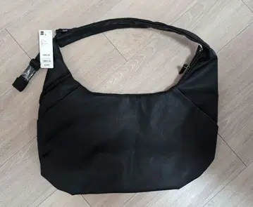 코쿤 숄더백 (블랙) / 소프트 나일론 코쿤 숄더백 (그레이)