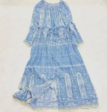 언그리드 페이즐리 무늬 원피스