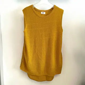 BEAMS HEART 슬리브리스 니트 머스타드