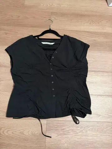 Ray BEAMS 블랙 반팔 셔츠