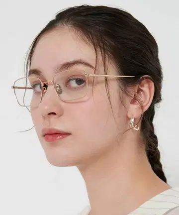 골드 스퀘어 무테 안경