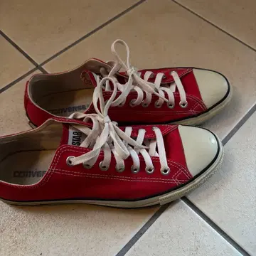 CONVERSE 레드 스니커즈