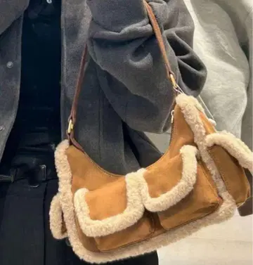 브라운 스웨이드 퍼 핸드백