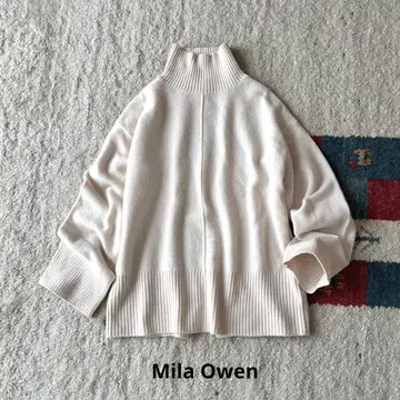 미라 오웬 울 캐시미어 터틀 니트 백 슬릿 아이보리