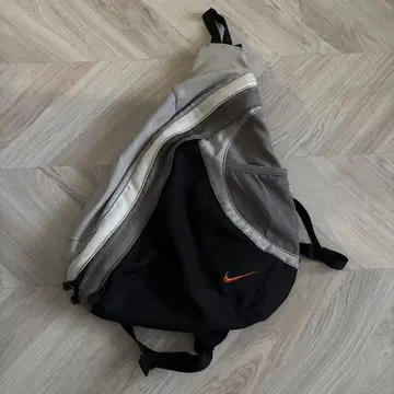 Nike 원 숄더백 블랙/그레이