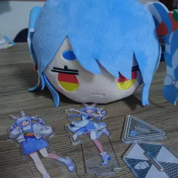 우사다 페코라 봉제 인형과 아크릴 스탠드 세트