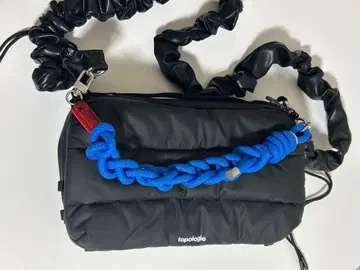 topology 보틀 사코슈 라지 블랙 숄더백