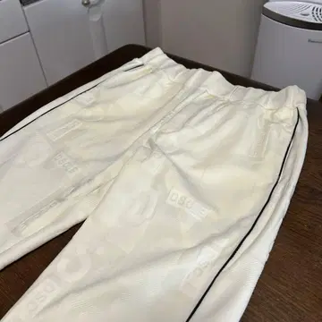더블 스탠다드 클로징 크림색 팬츠 사이즈 48