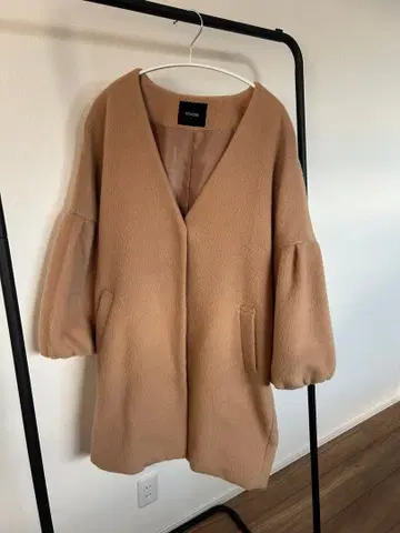 노카라 자켓 카멜 벌룬 슬리브