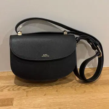 APC 아페쎄 제네바 미니 숄더백 블랙