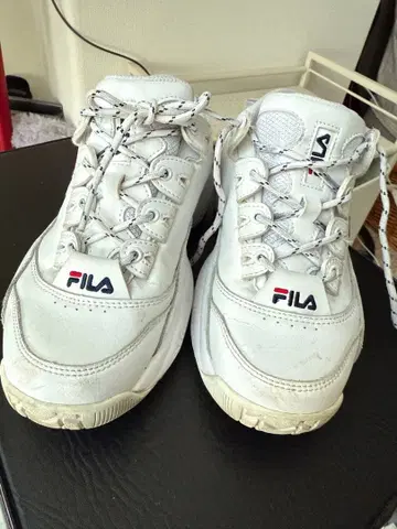 [ 25cm ] FILA 화이트 스니커즈