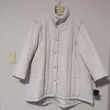 화이트 퀼팅 다운 자켓